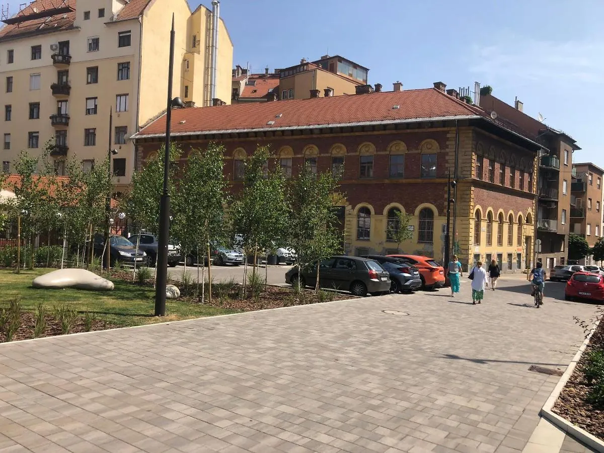 Season Hostel 2 Budapest